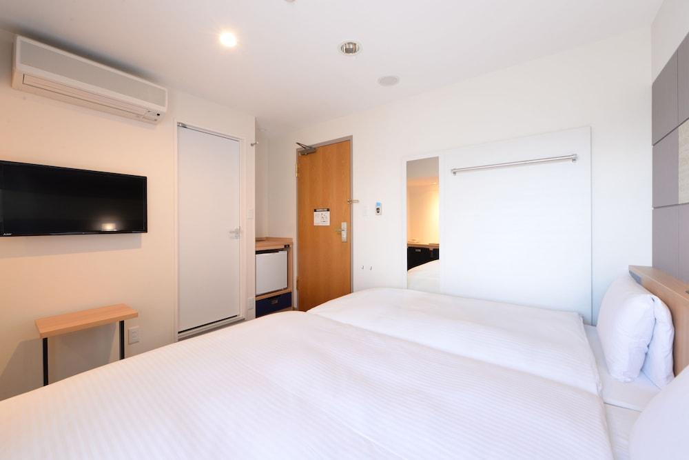 Vessel Inn Ueno Iriya Station Токио Екстериор снимка