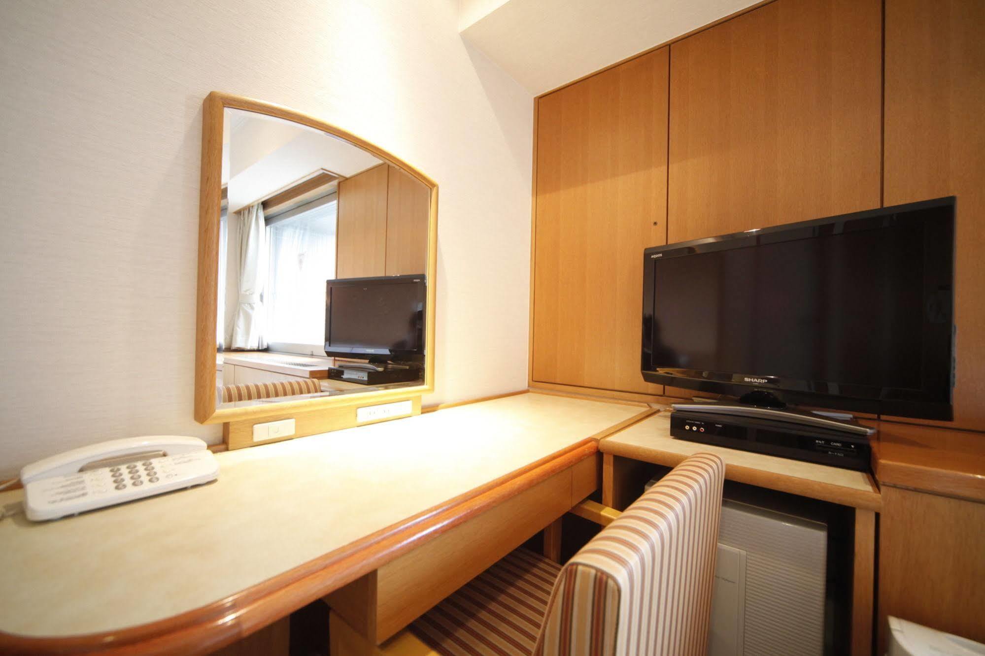 Vessel Inn Ueno Iriya Station Токио Екстериор снимка