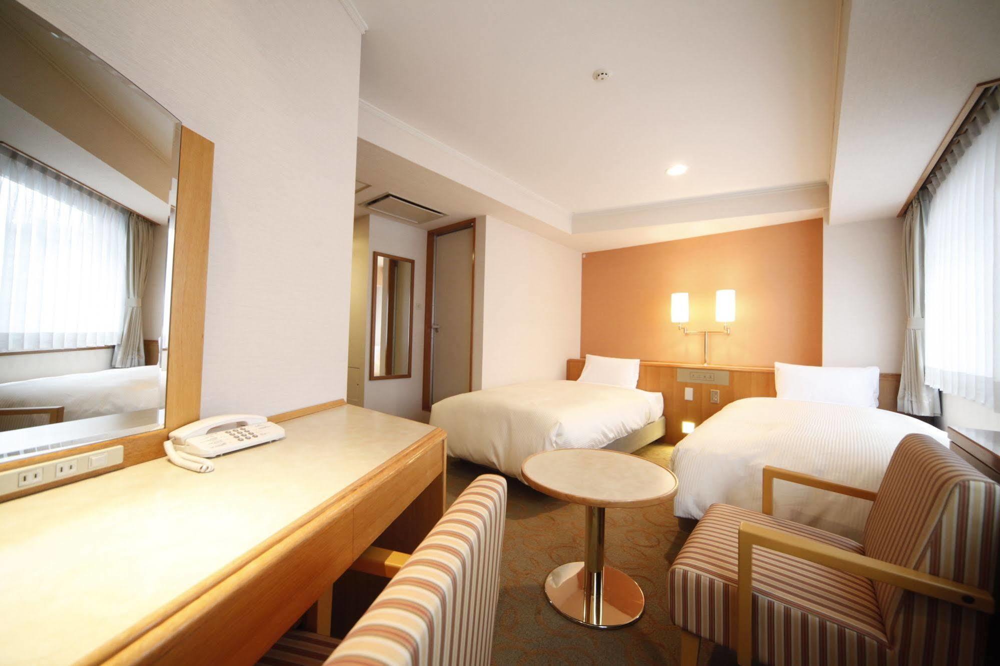 Vessel Inn Ueno Iriya Station Токио Екстериор снимка